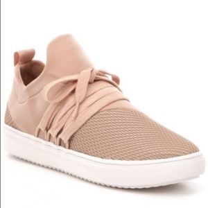 Steve Madden Lancer Sneaker